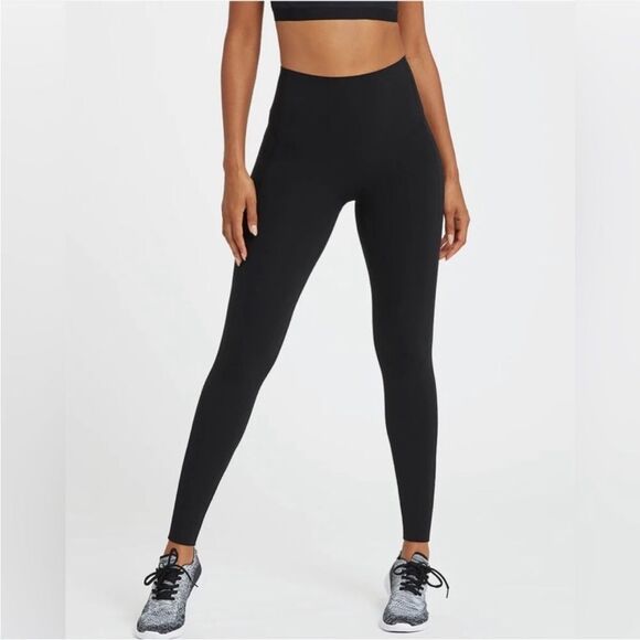 SPANX Every Wear Icon Leggings in Black - Picture 15 of 16